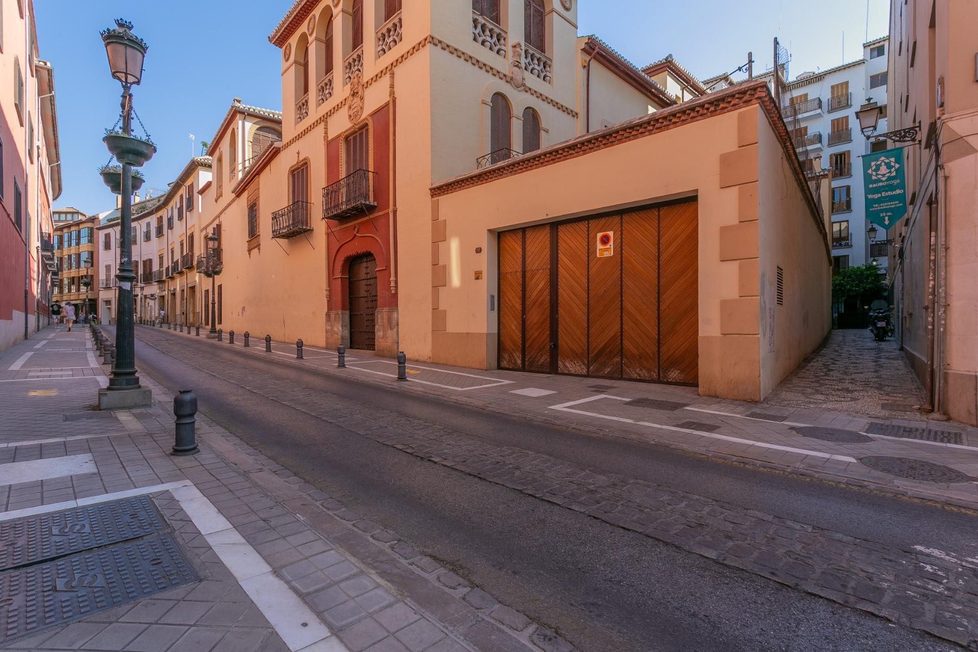 Exterior view of Box room for sale in  Granada Capital