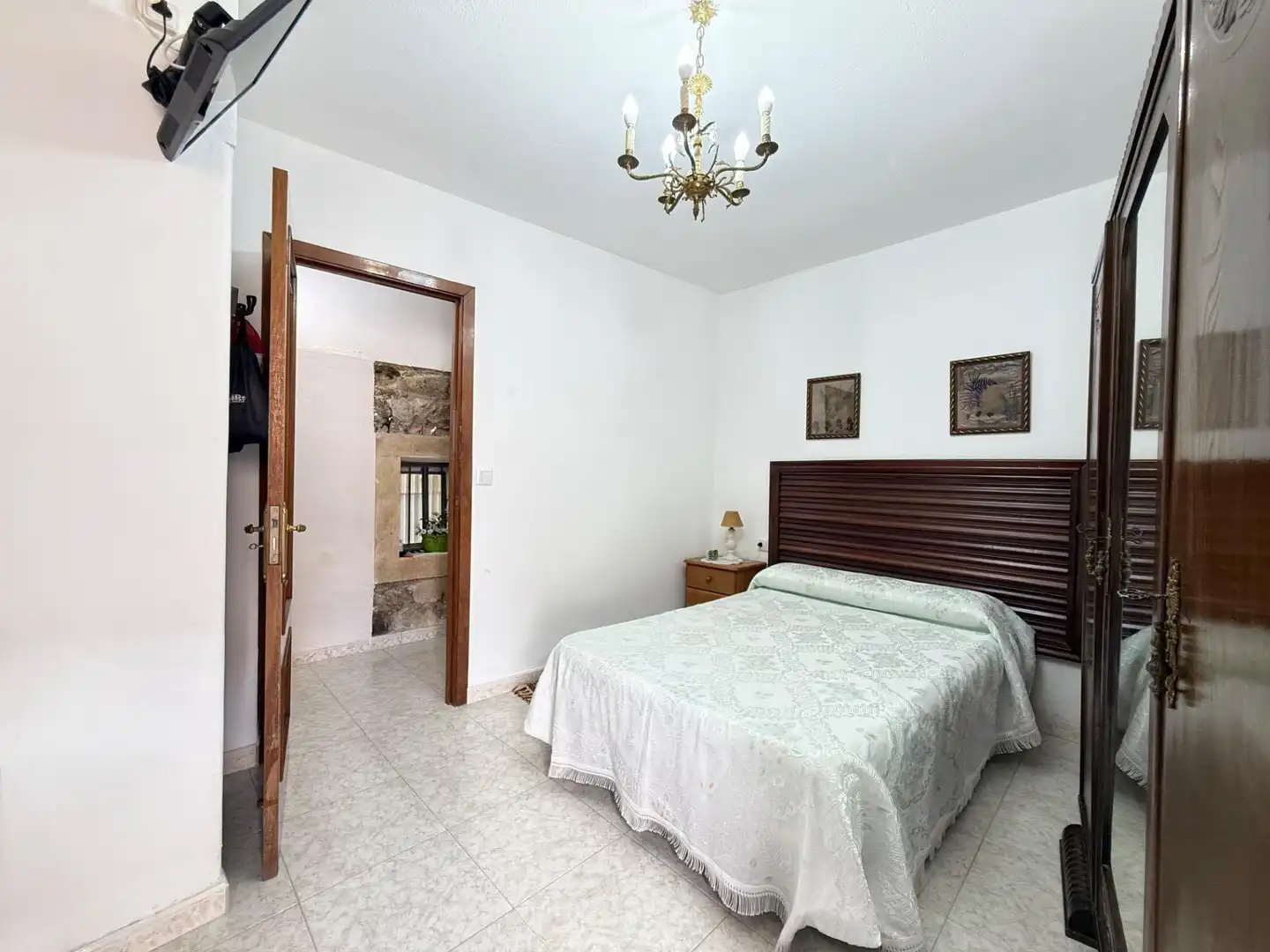 Schlafzimmer von Einfamilien-Reihenhaus zum Verkauf in Boiro mit Möbliert