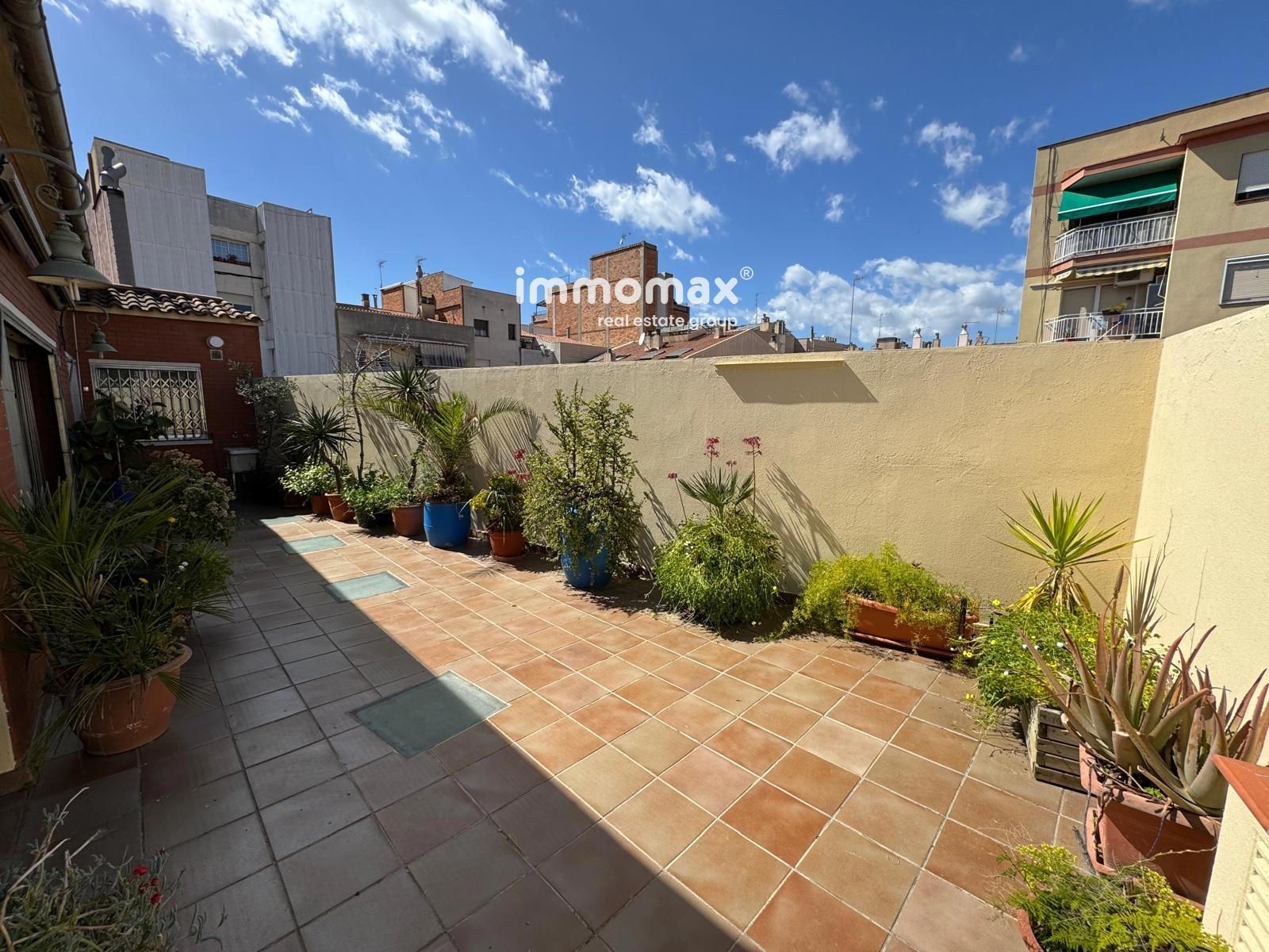 Vista exterior de Casa o chalet en venta en Cornellà de Llobregat con Calefacción y Trastero