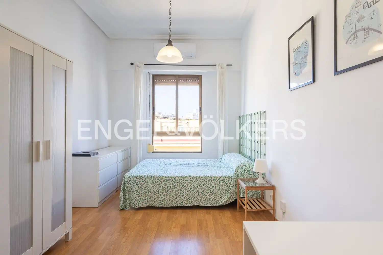 Bedroom of Flat for rent in Valencia  with Air Conditioner, Heating and Furnished
