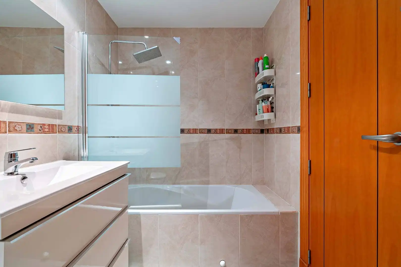 Bathroom of Flat for rent in Roquetas de Mar  with Air Conditioner, Heating and Private garden