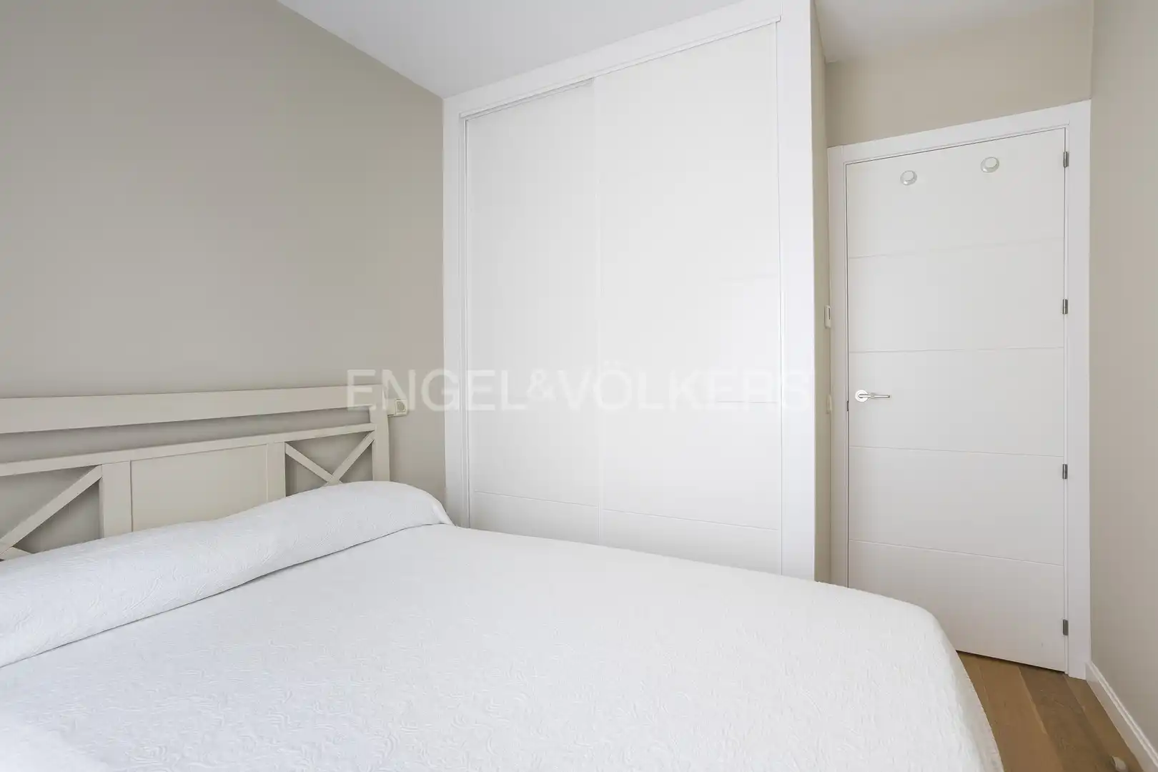 Habitación de Casa o chalet en venta en Madrid con Calefacción y Jardín privado