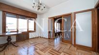 Dormitori de Pis en venda en  Madrid Capital amb Calefacció, Parquet i Terrassa