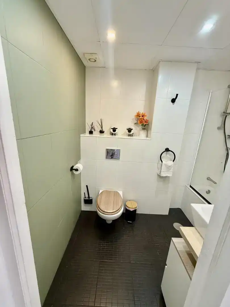 Bany de Dúplex de lloguer en Mijas amb Aire condicionat, Jardí privat i Piscina