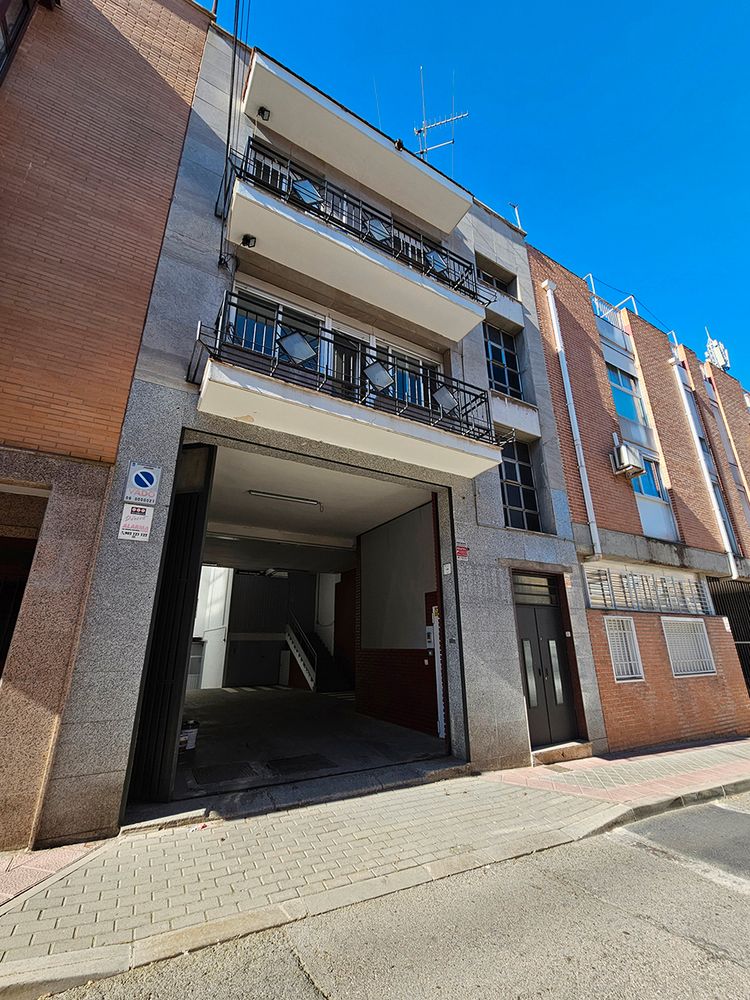 Exterior view of Office for sale in  Madrid Capital