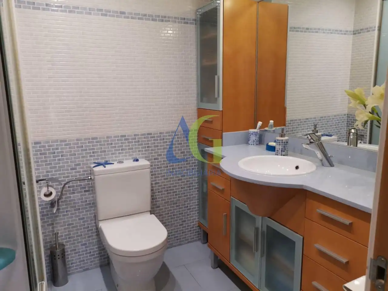 Baño de Piso en venta en León Capital  con Calefacción, Parquet y Terraza