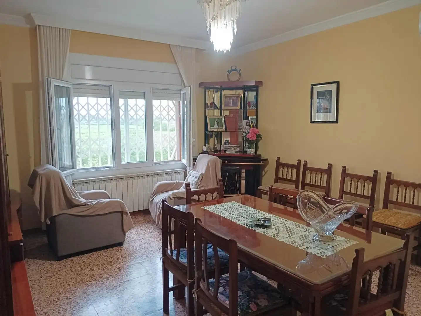 Comedor de Finca rústica en venta en Lleida con Aire acondicionado, Jardín privado y Amueblado