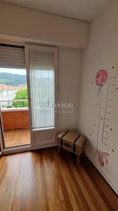 Dormitori de Casa adosada en venda en Sopela amb Calefacció, Jardí privat i Terrassa