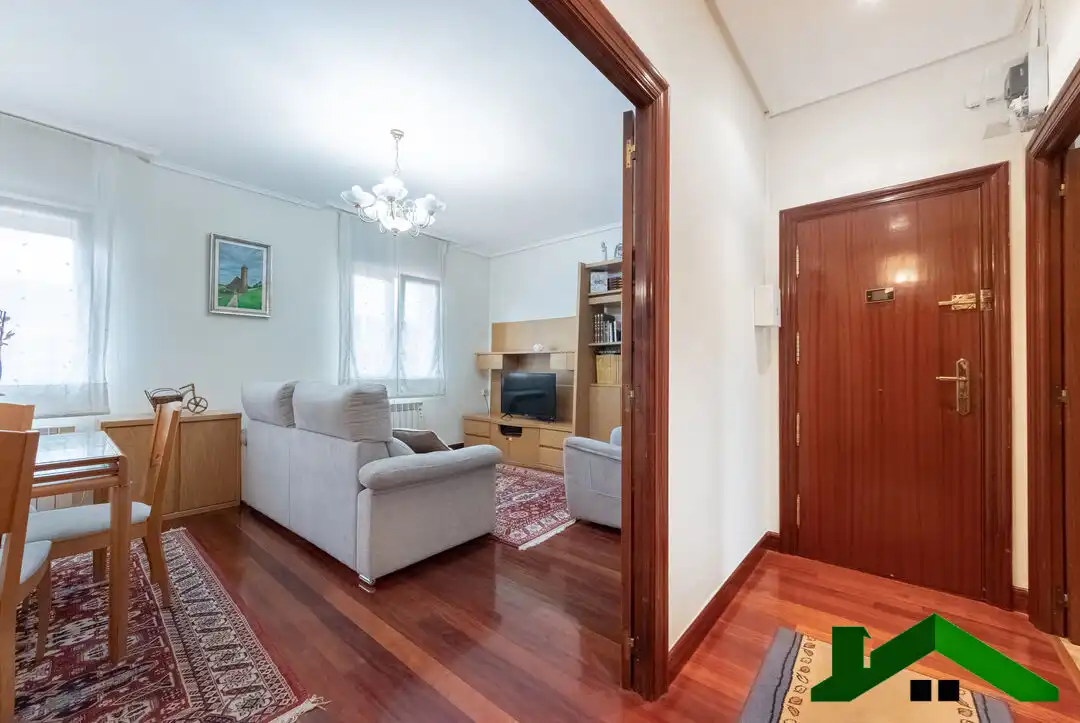 Piso en venta en Bilbao  con Calefacción, Jardín privado y Amueblado