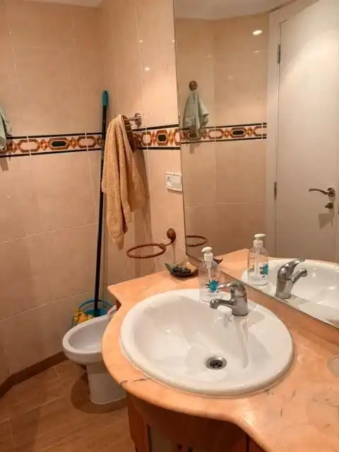 Baño de Piso en venta en Valencia con Aire acondicionado, Calefacción y Amueblado