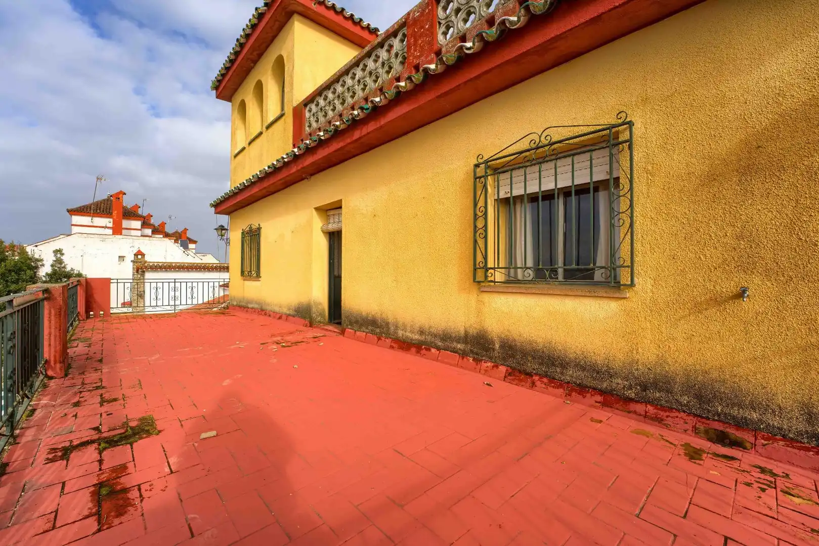 Exterior view of Houses for sale in Sanlúcar la Mayor  with Air Conditioner, Private garden and Terrace