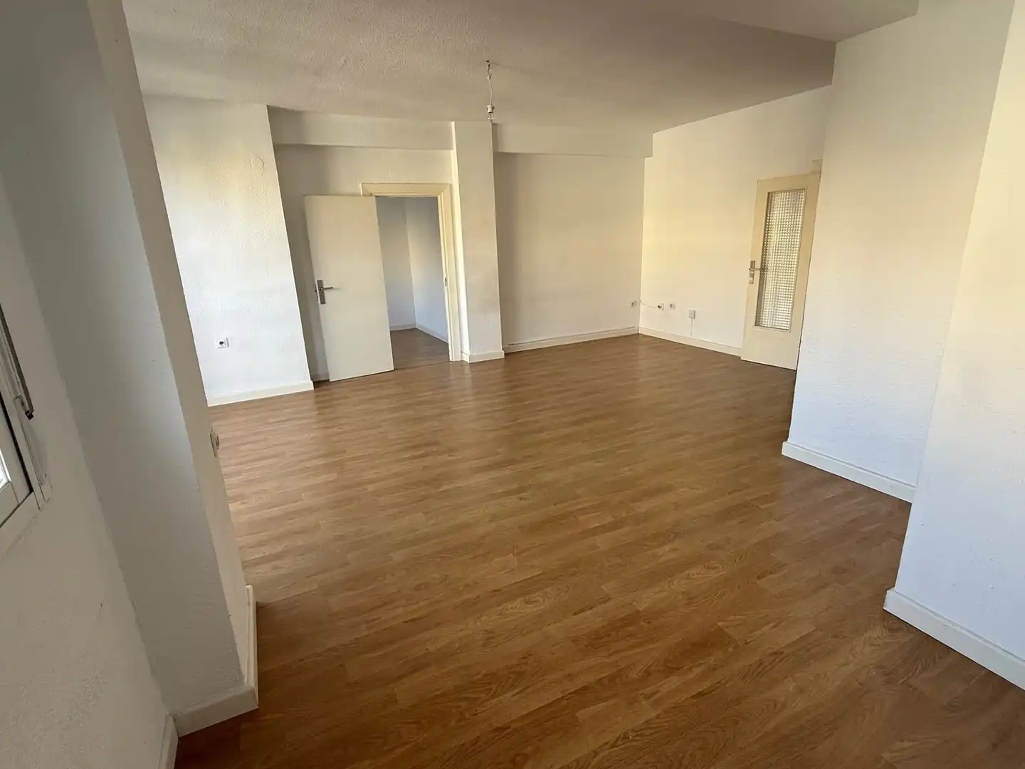 Wohnzimmer von Wohnung zum Verkauf in Almería mit Balkon