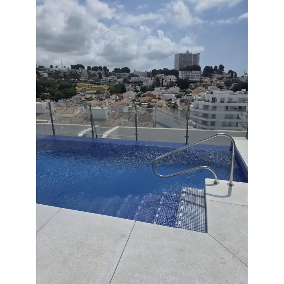 Piscina de Apartament en venda en Marbella amb Aire condicionat i Piscina comunitària