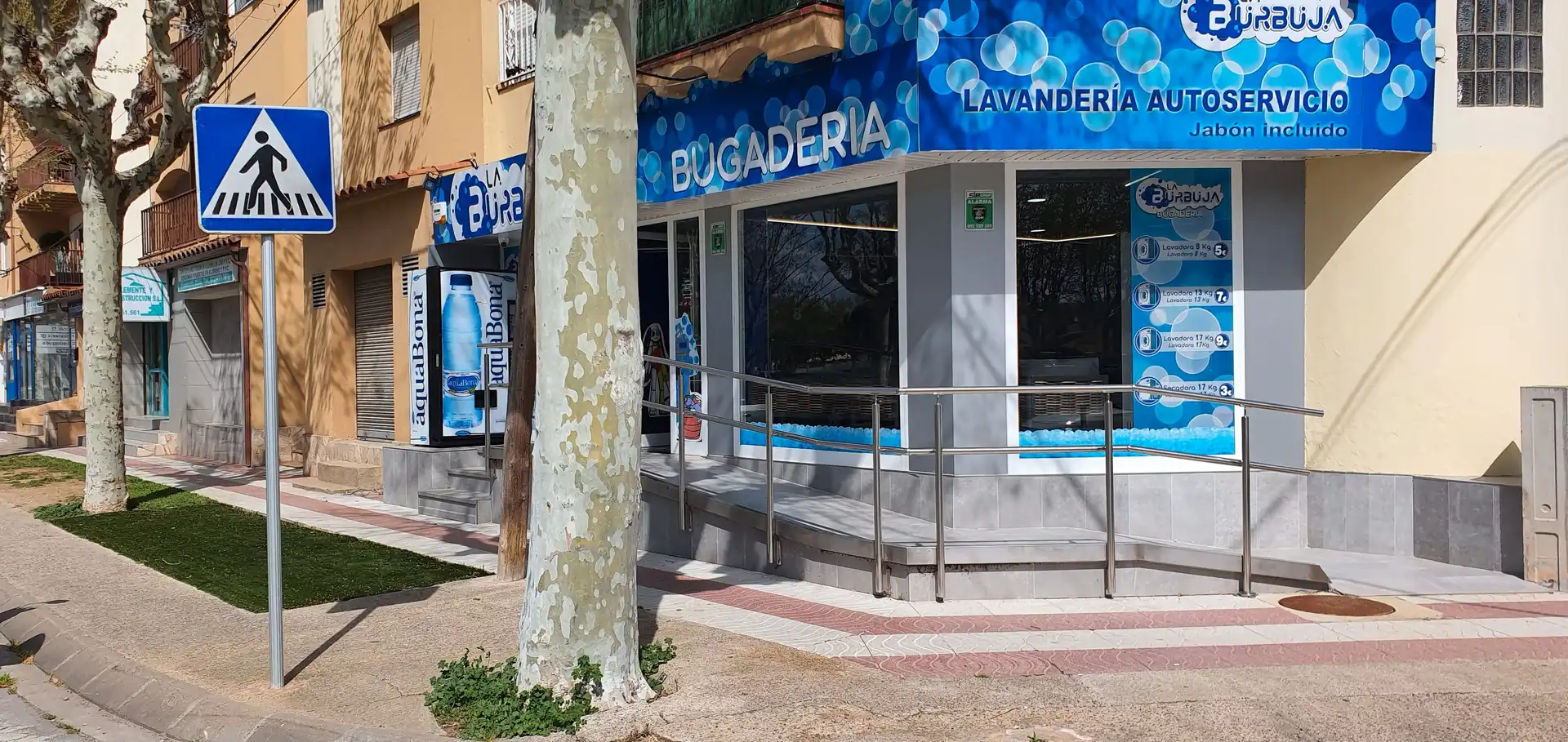 Local comercial en venta en Carrer de la Marinada 15, imagen 2