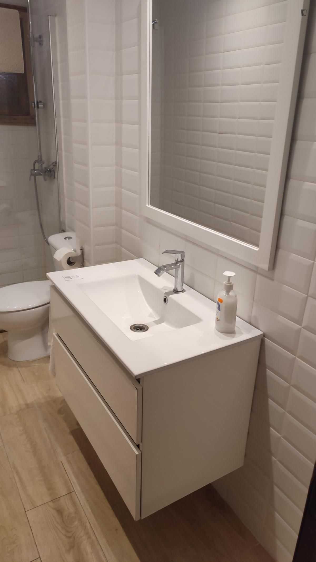 Bathroom of Apartment to rent in  Palma de Mallorca  with Air Conditioner, Furnished and Oven