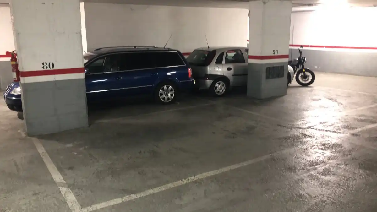 Garage for rent in Plaza catalunya, Hostafrancs, Centre - Sant Oleguer