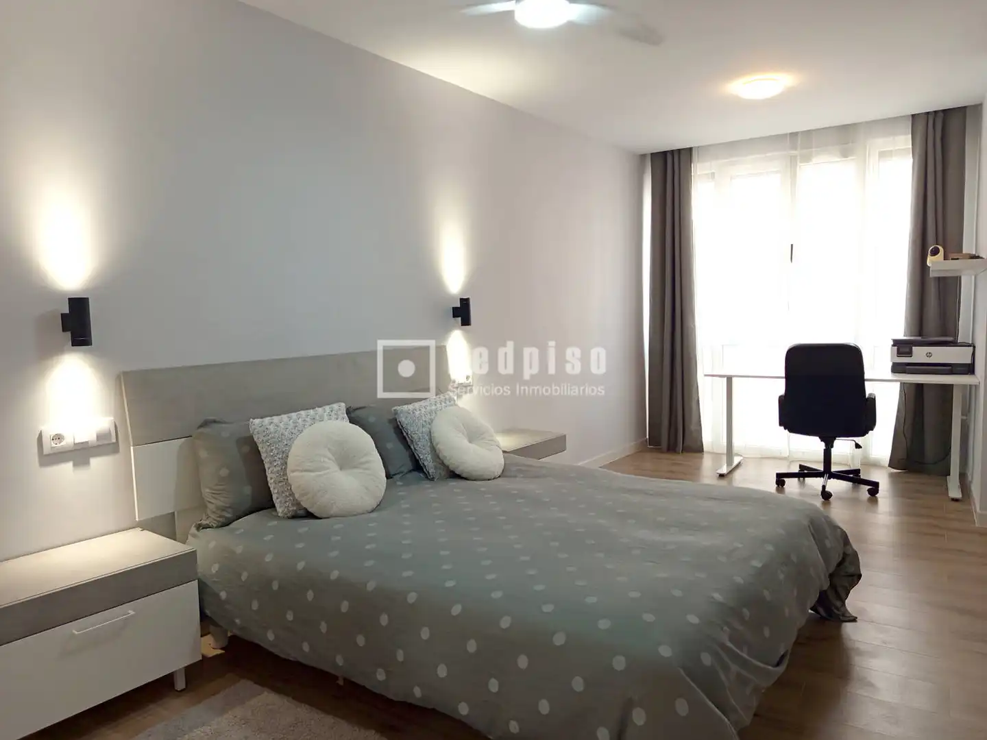 Flat for sale in Alfarería, Triana Casco Antiguo