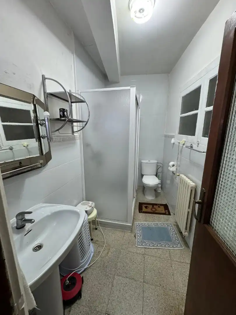 Bany de Casa o xalet en venda en Pontevedra Capital  amb Jardí privat, Traster i Moblat