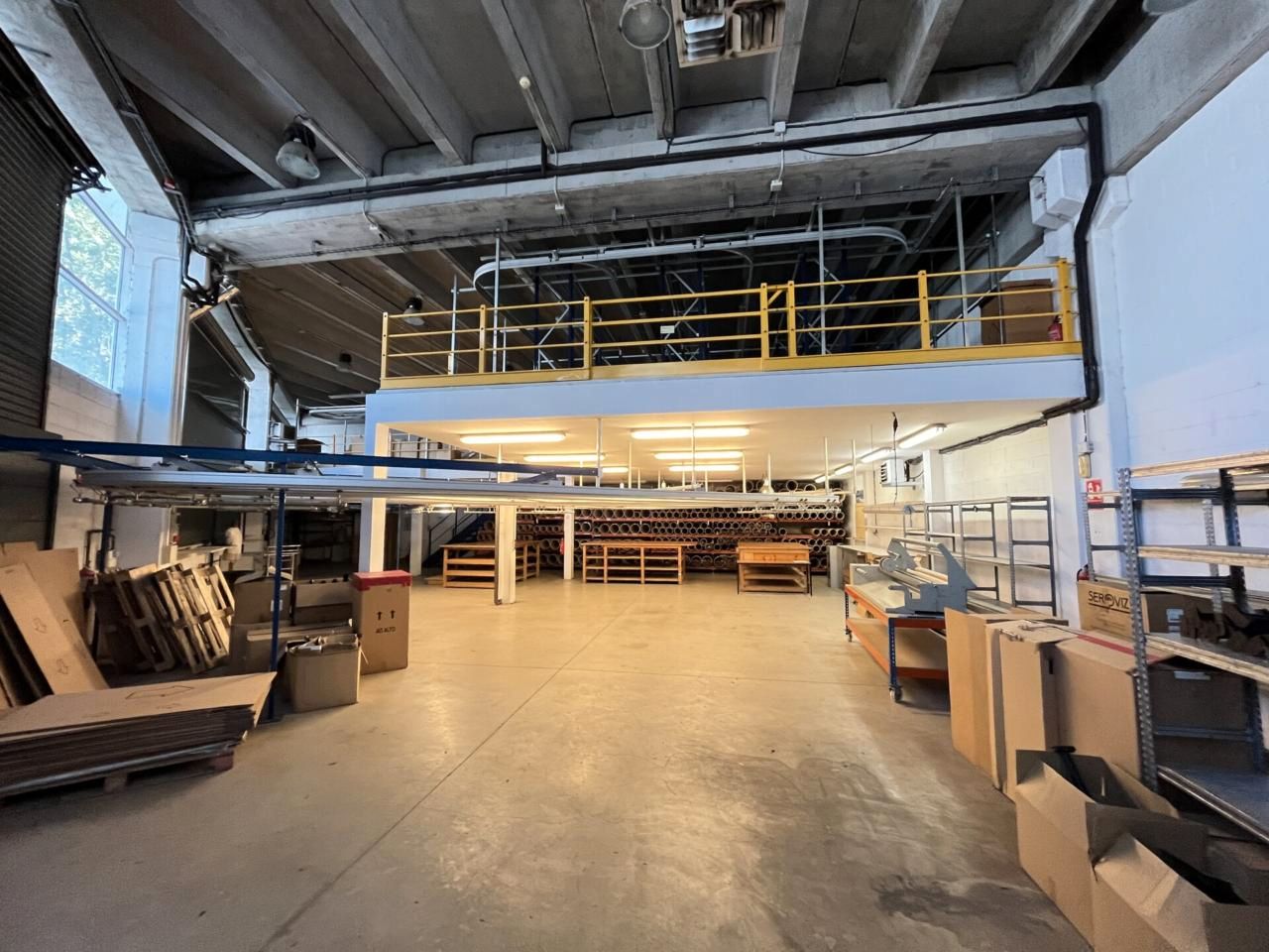 Nave industrial de alquiler en Sabadell con Calefacción y Alarma