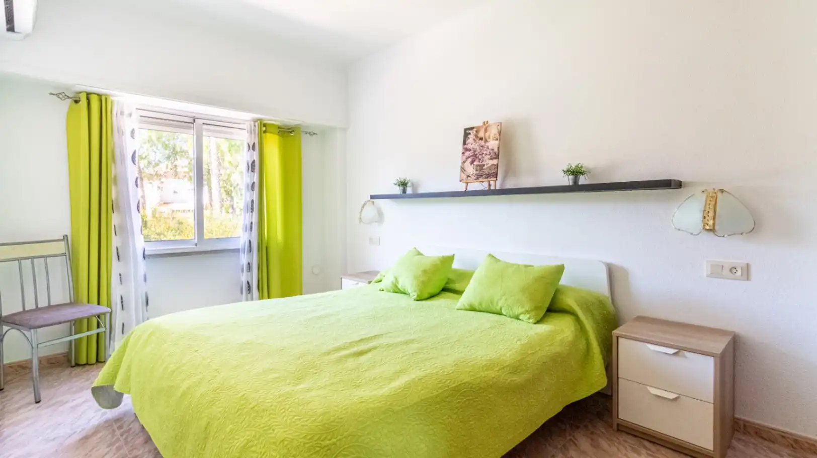 Habitación de Apartamento en venta en Dénia con Aire acondicionado, Calefacción y Amueblado