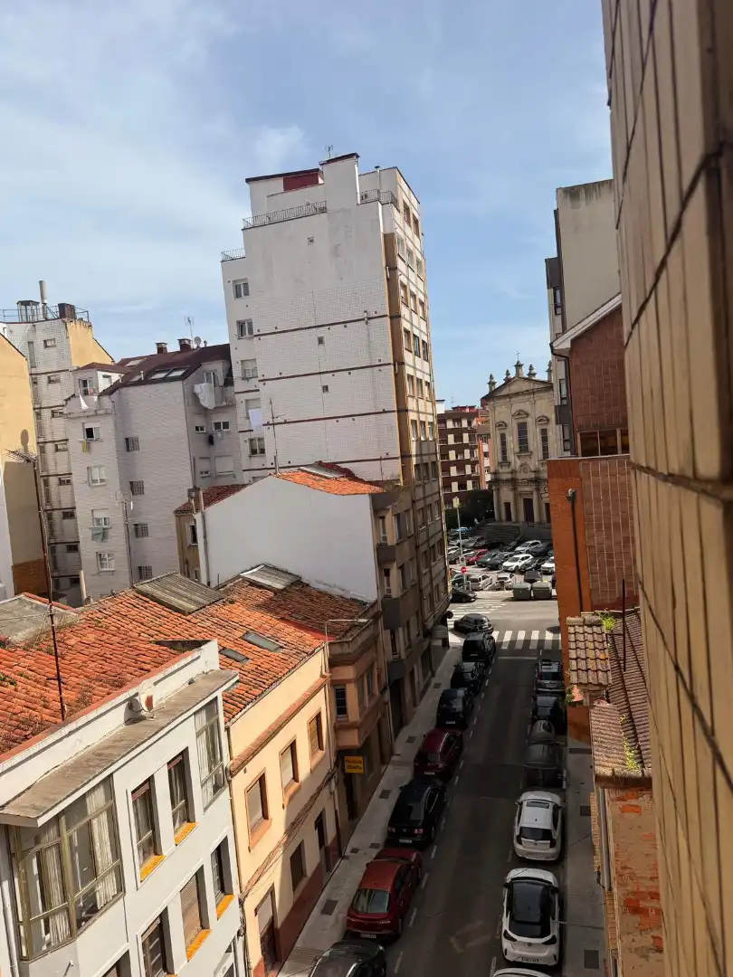 Vista exterior de Piso en venta en Gijón  con Calefacción