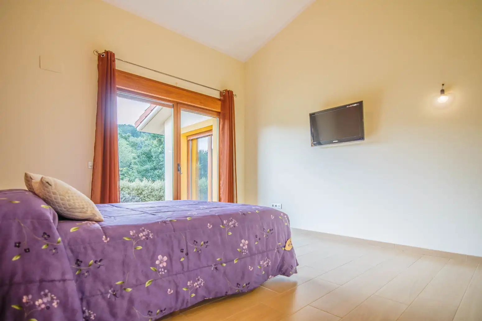 Dormitori de Casa o xalet en venda en Ribadesella amb Calefacció, Jardí privat i Terrassa