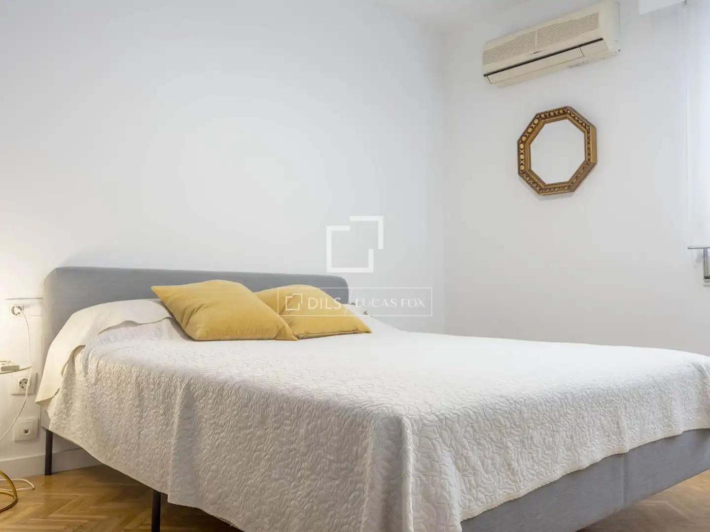 Dormitori de Àtic de lloguer en Valencia amb Aire condicionat, Calefacció i Parquet