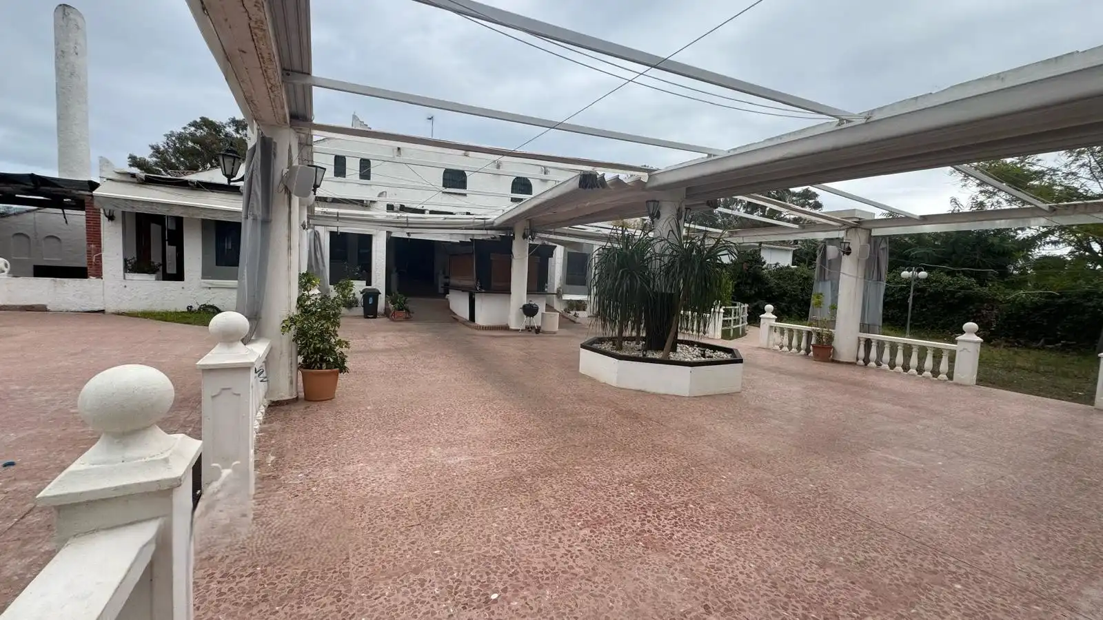 Gebäude zum Verkauf in Estepona mit Alarm und Gemeinschaftspool