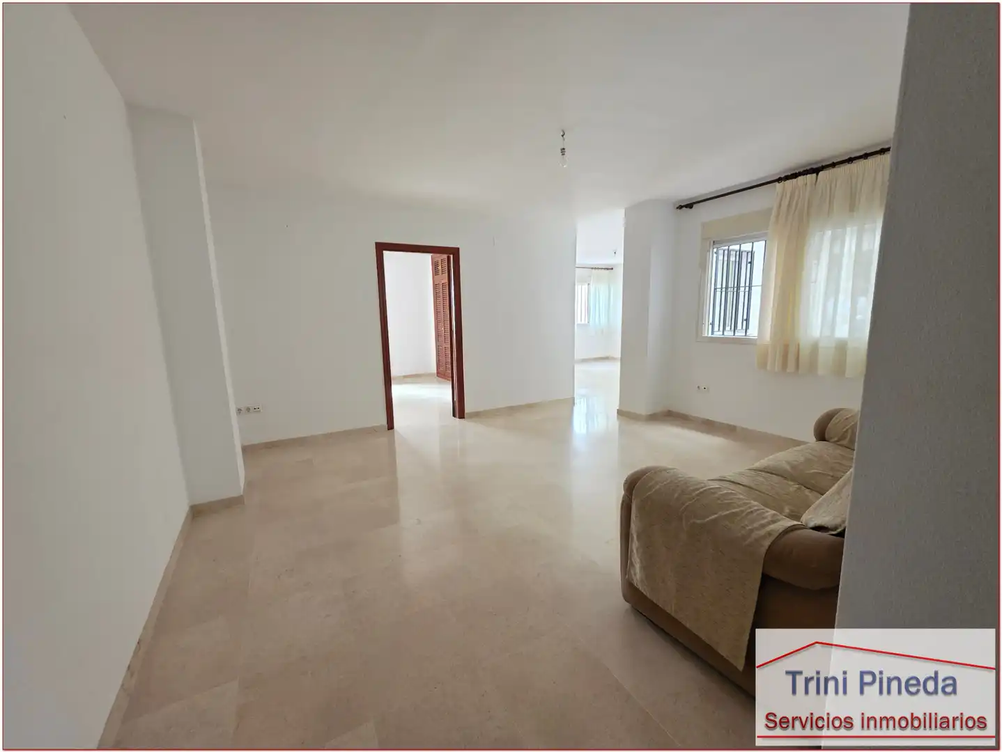 Wohnzimmer von Wohnung zum Verkauf in Sevilla mit Ofen und Waschmaschine