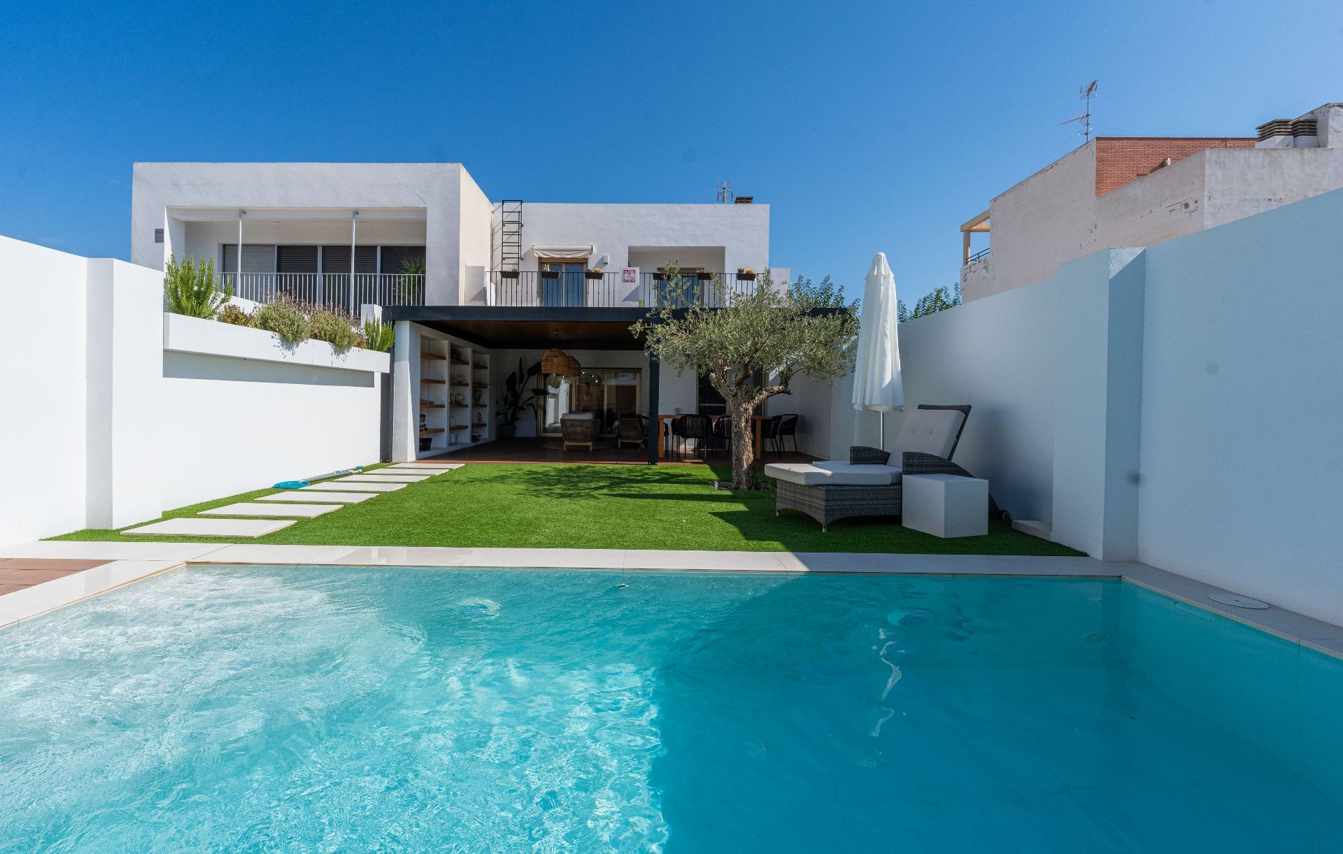 Swimming pool of Single-family semi-detached to rent in El Puig de Santa Maria  with Air Conditioner, Heating and Private garden