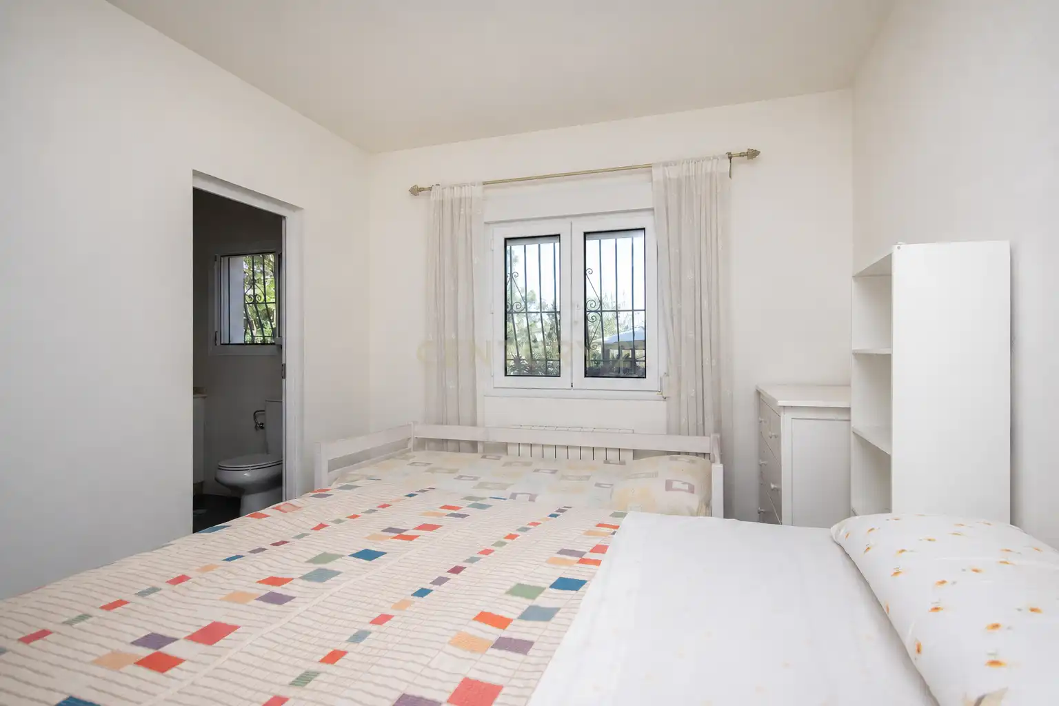 Habitación de Casa o chalet en venta en Alicante / Alacant con Jardín privado, Trastero y Piscina