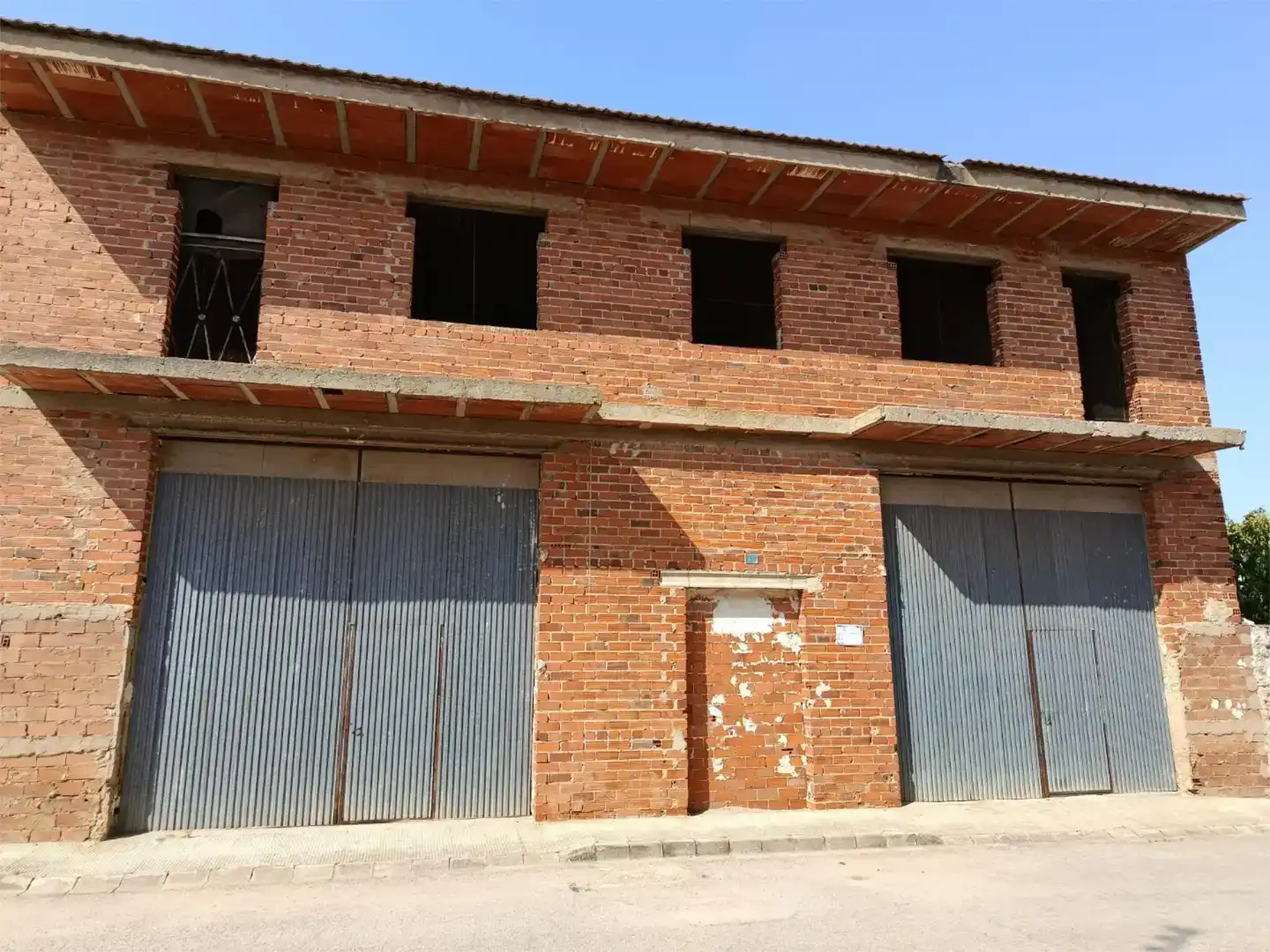 Vista exterior de Casa adosada en venta en Abengibre con Balcón