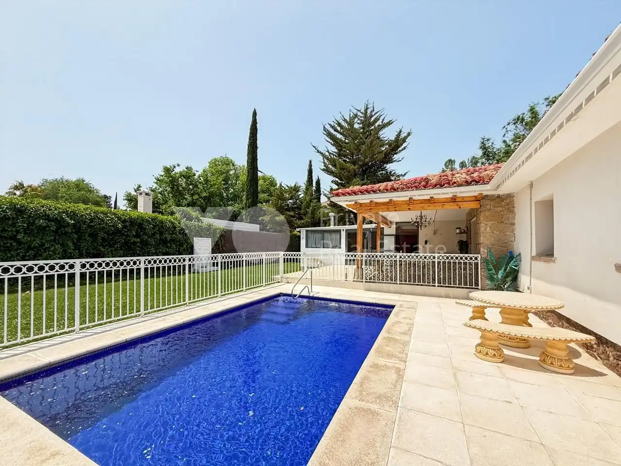 Swimming pool of Houses for sale in Villanueva de la Cañada  with Air Conditioner, Heating and Private garden