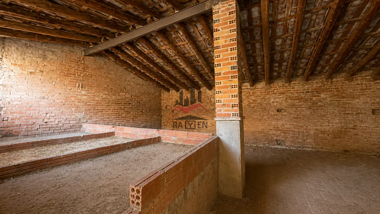 Casa adosada en venda en Riumors