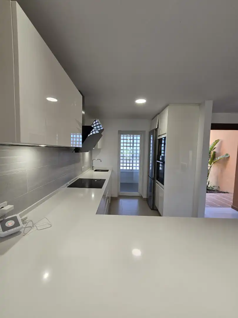 Cocina de Casa adosada en venta en Benahavís con Aire acondicionado, Jardín privado y Terraza