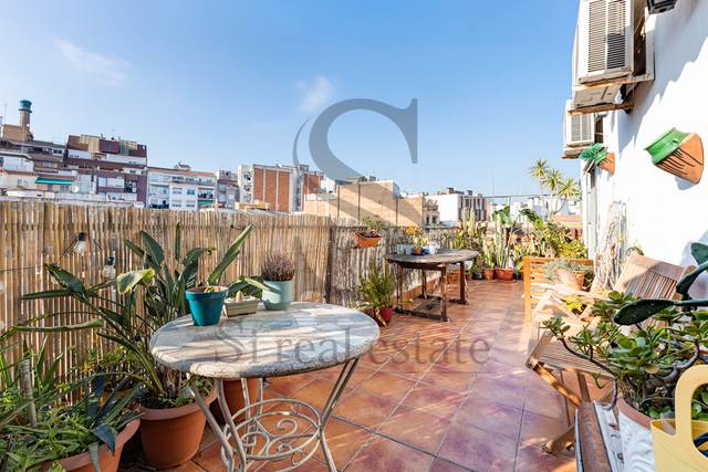 Ático en Venta en Carrer de Besalú en El Camp de l'Arpa del Clot