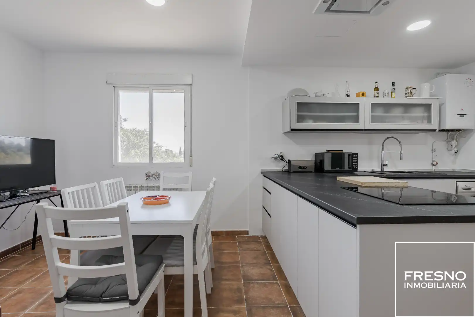 Cocina de Casa o chalet en venta en Galápagos con Calefacción, Jardín privado y Terraza