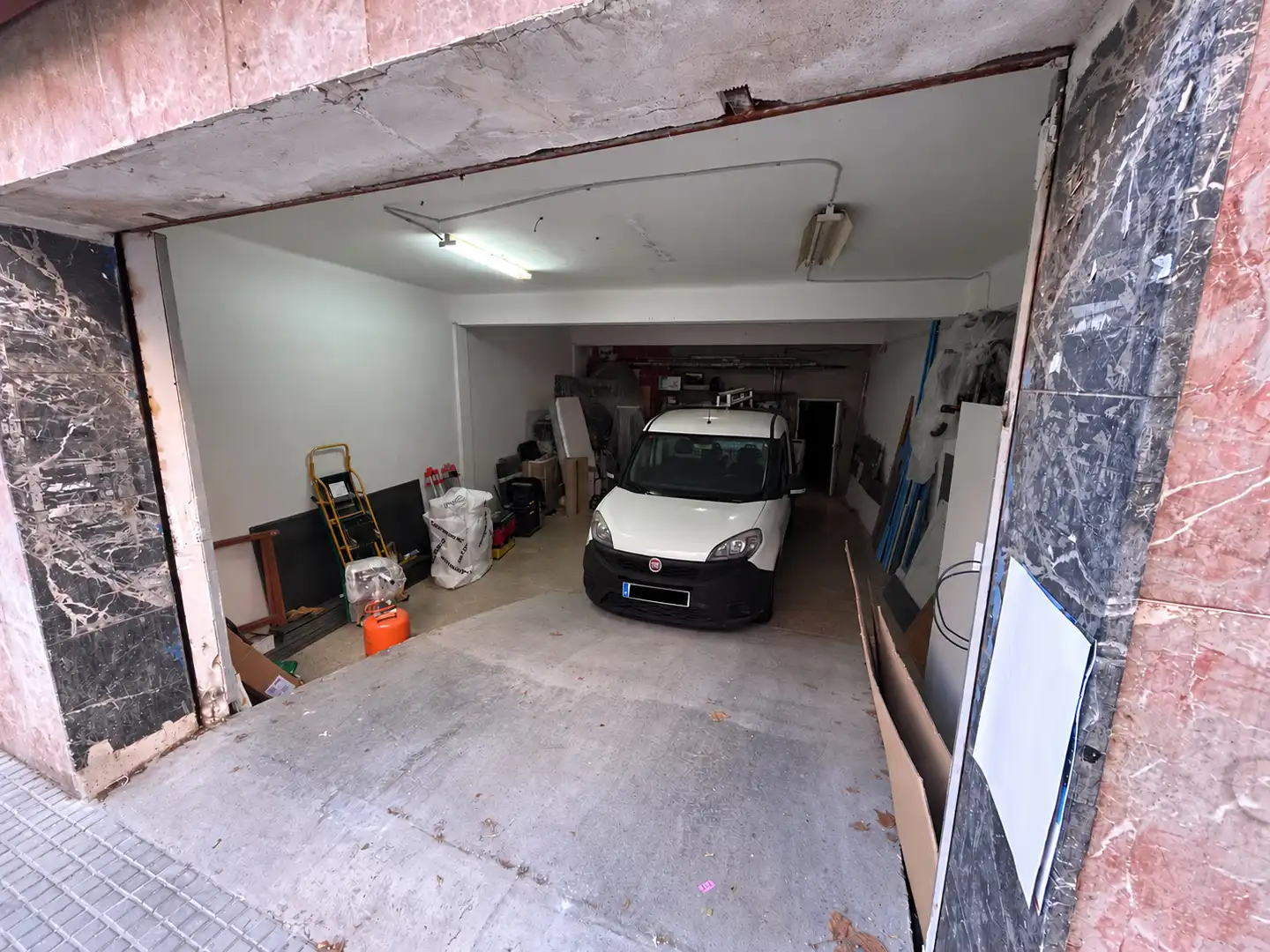 Parking de Nave industrial en venta en Cornellà de Llobregat