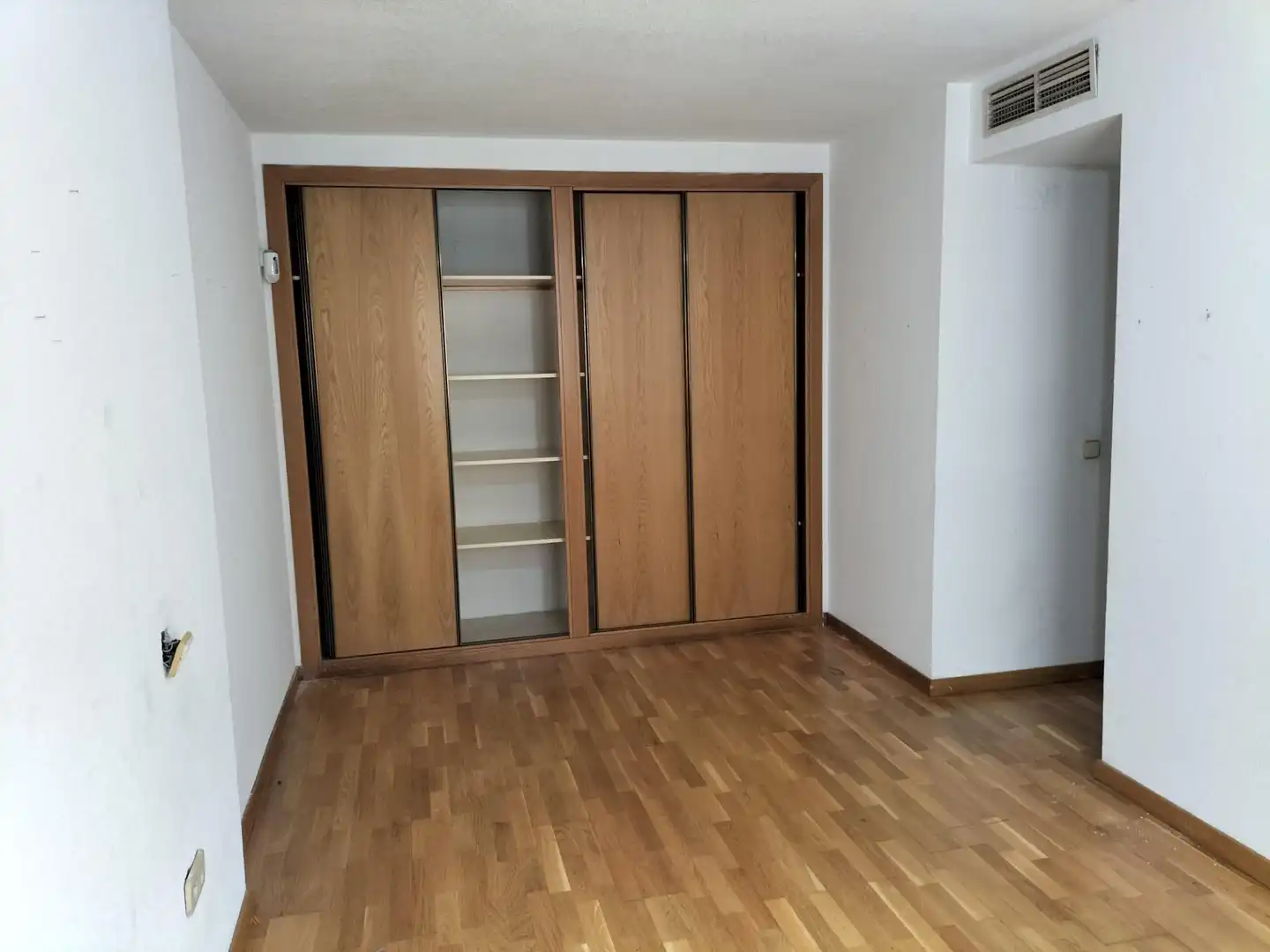 Schlafzimmer von Wohnung zum Verkauf in Madrid