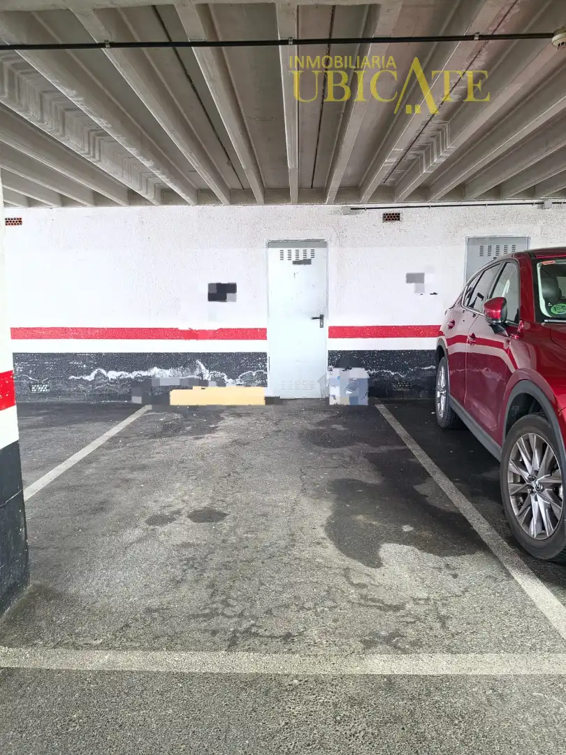 Parking de Piso en venta en Castro-Urdiales con Calefacción, Parquet y Trastero