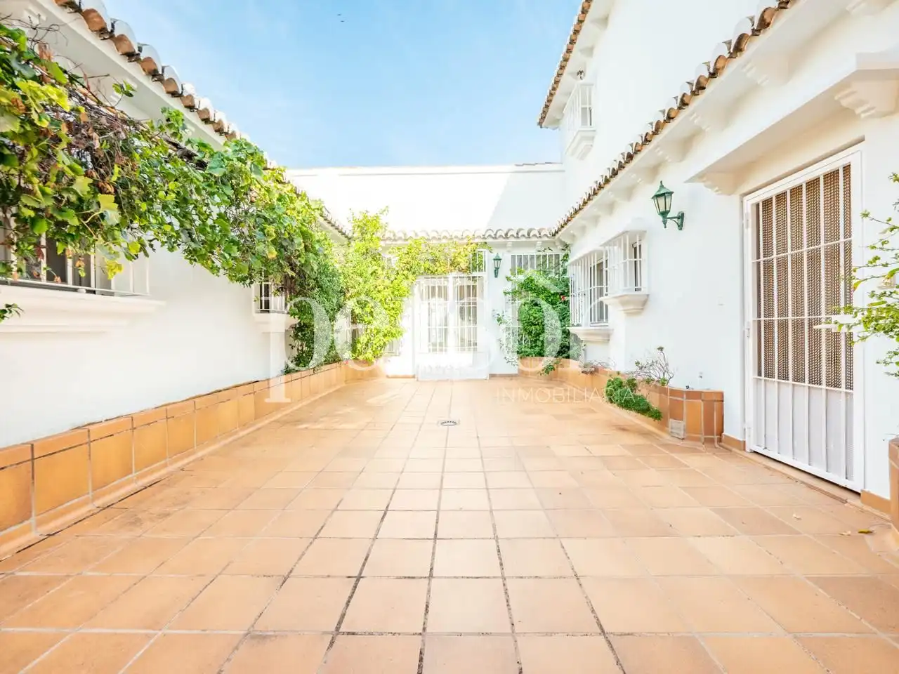 Vista exterior de Finca rústica en venda en Bétera amb Aire condicionat, Calefacció i Jardí privat