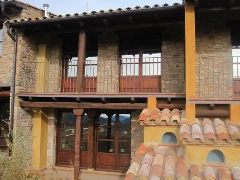 Vista exterior de Pis en venda en Sarroca de Bellera amb Jardí privat