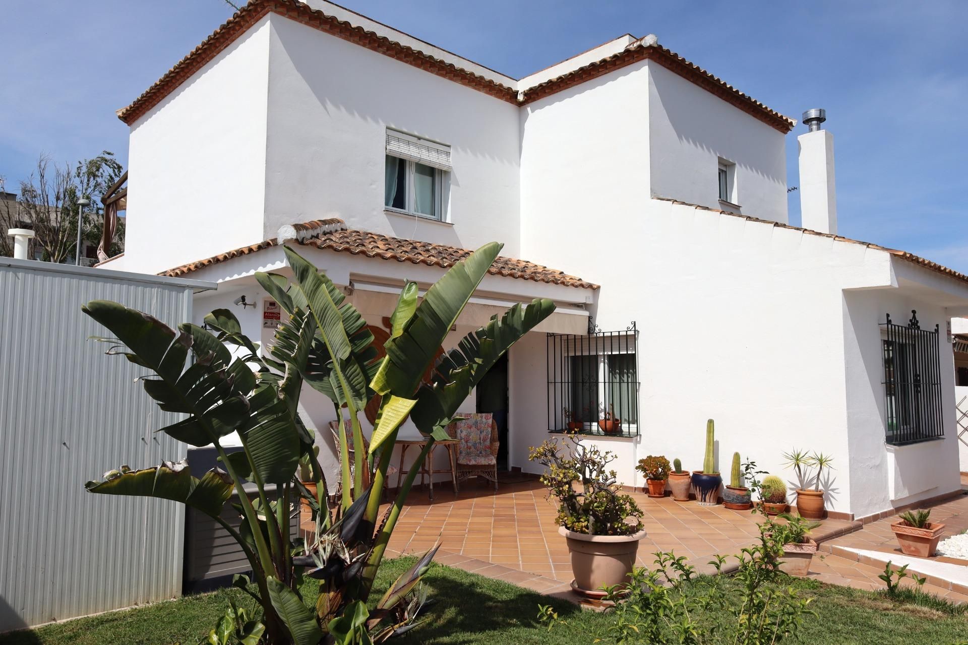 Garden of House or chalet for sale in El Rompido  with Air Conditioner, Heating and Private garden