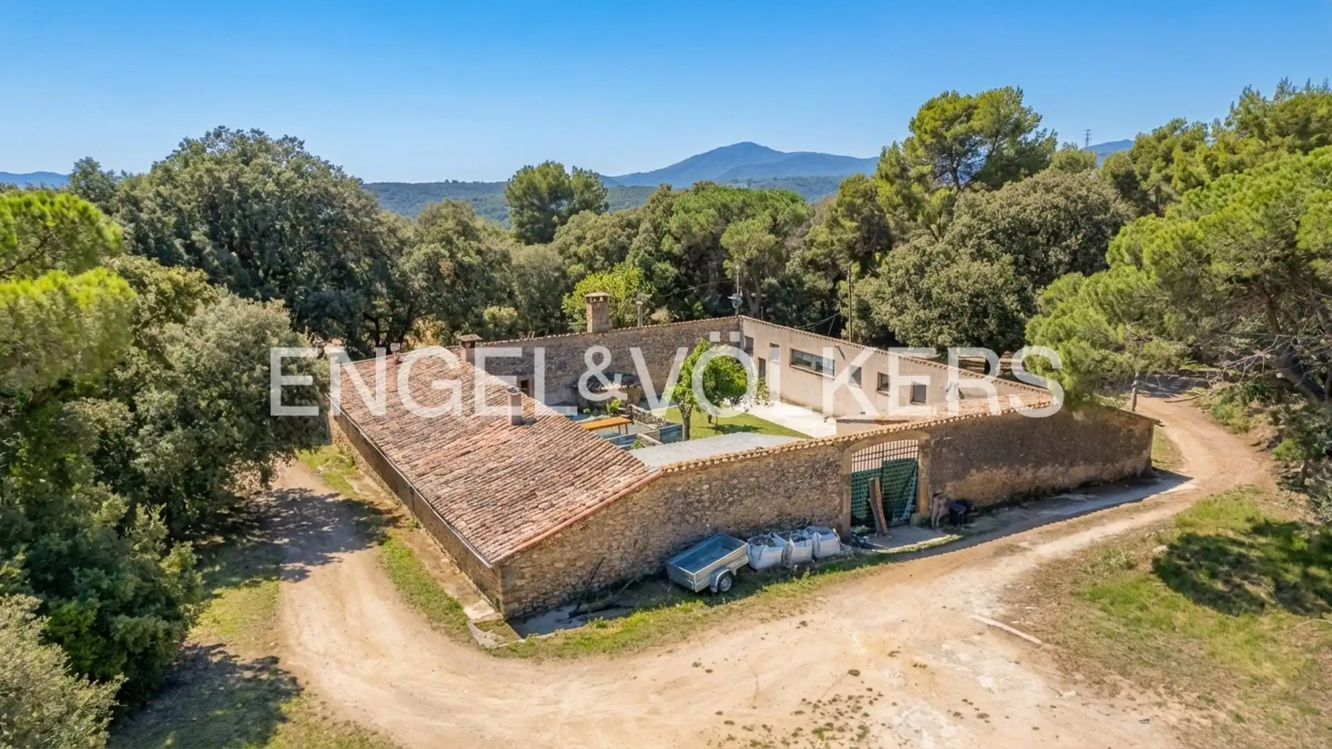 Vista exterior de Finca rústica en venda en Sant Quirze Safaja amb Calefacció, Jardí privat i Terrassa