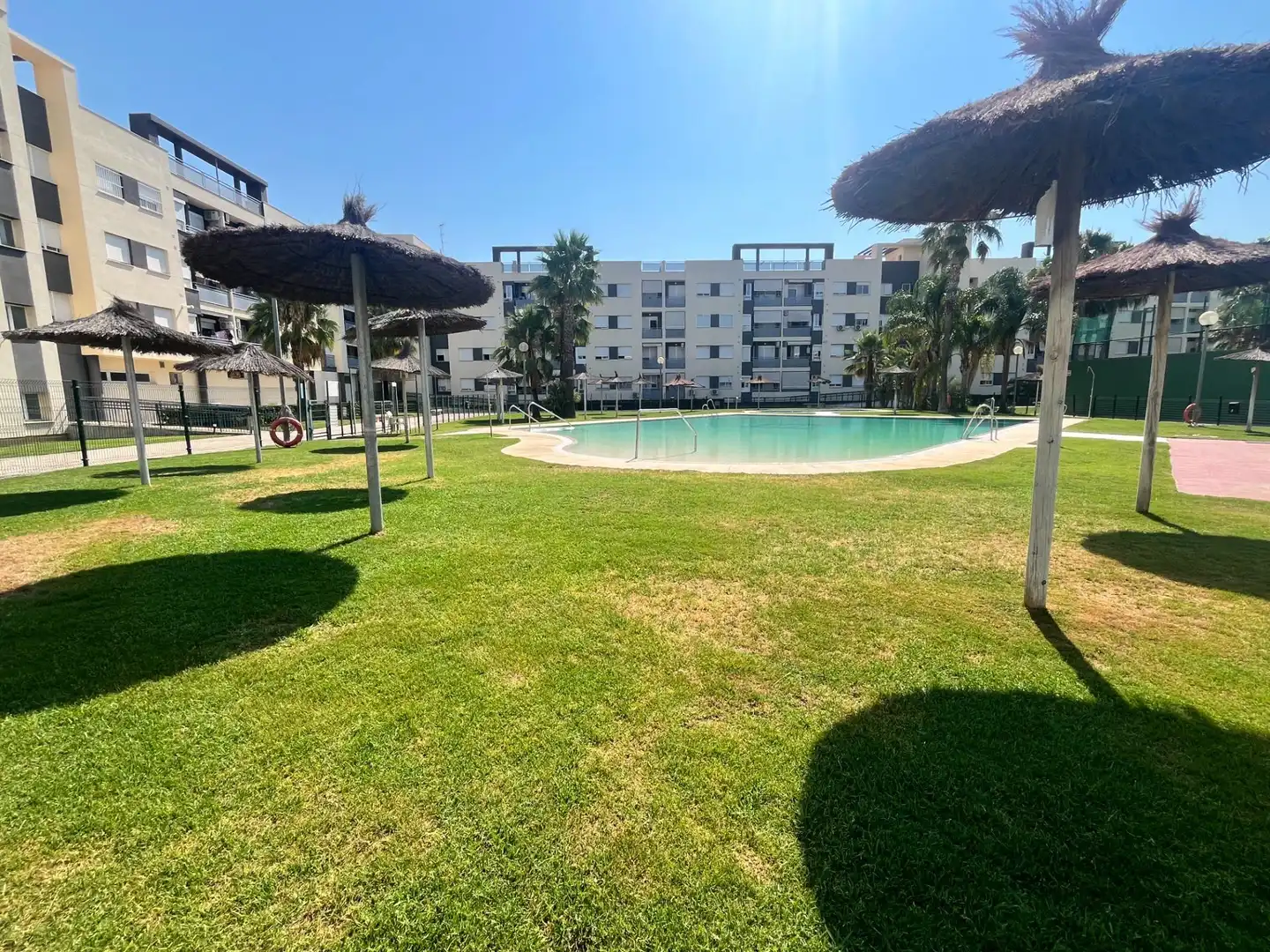 Piscina de Pis en venda en Jerez de la Frontera amb Piscina comunitària