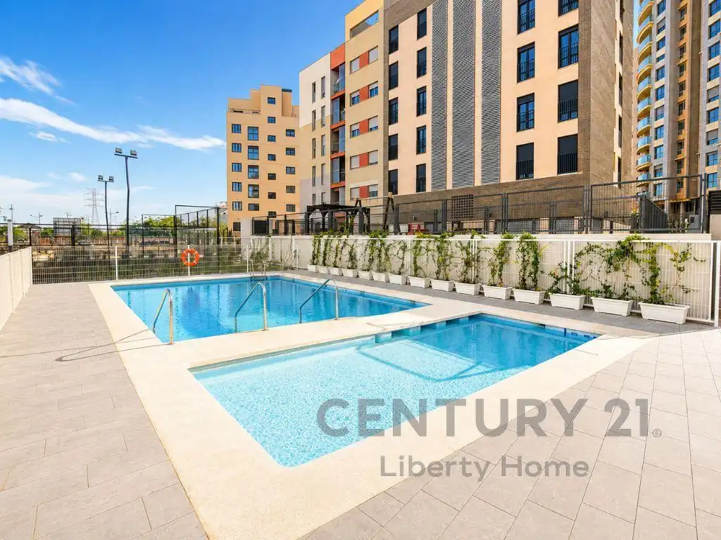Vista exterior de Apartament de lloguer en Valencia amb Aire condicionat, Jardí privat i Forn