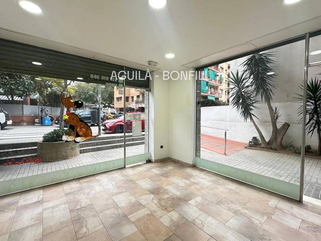 Local comercial en Alquiler en Mossèn Jacint Verdaguer, 132-1 en Can Farrerons