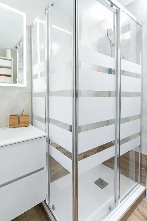 Baño de Estudio en venta en Benalmádena con Aire acondicionado, Amueblado y Piscina comunitaria