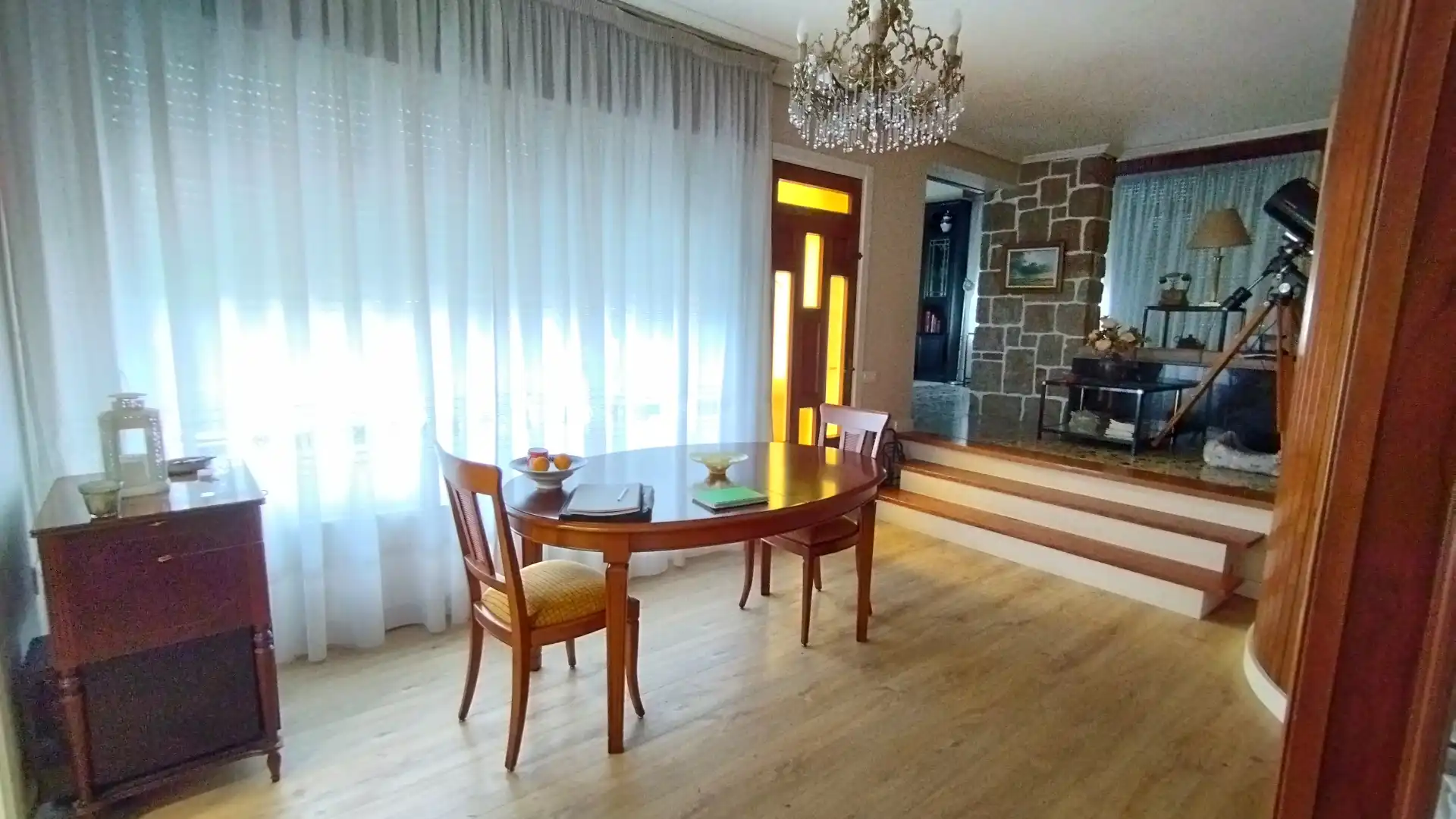 Comedor de Casa o chalet en venta en Oleiros con Calefacción, Jardín privado y Parquet