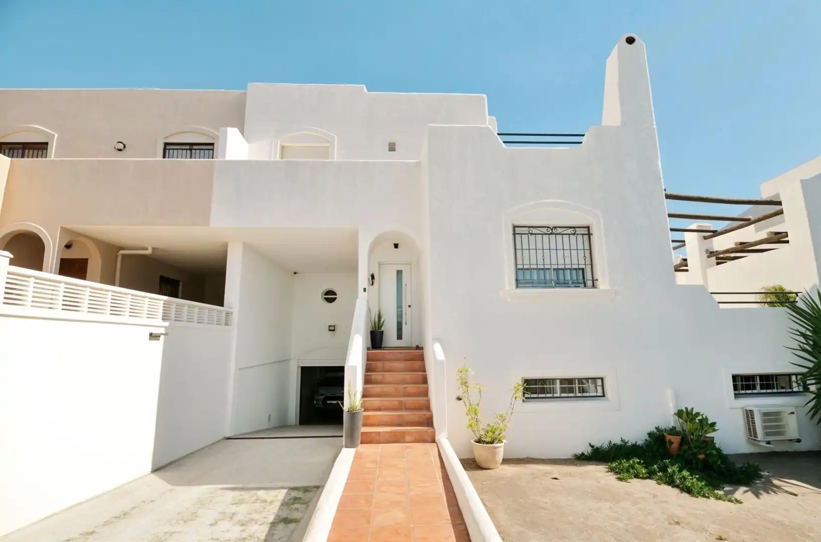 Vista exterior de Casa adosada en venta en Níjar con Aire acondicionado, Calefacción y Jardín privado